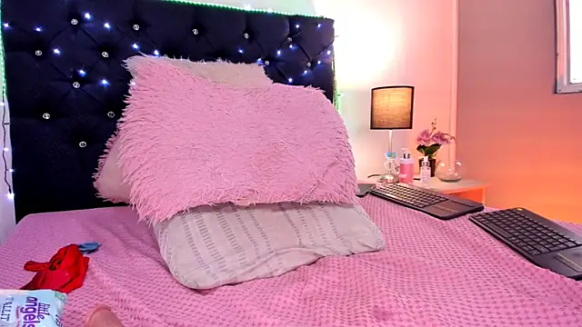 valentinabaez online show from February 2025 08:37:01 PM