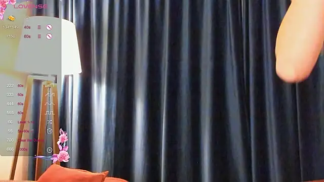 Snapshot of SarahCarrter chatting on December 2024 07:27:02 PM SarahCarrter online show from December 2024 07:27:02 PM