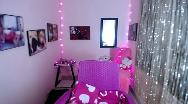 Cristal w online show from February 2025 12:22:01 PM