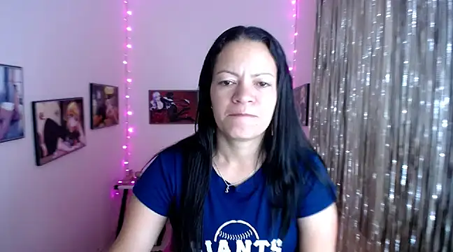 Cristal w online show from March 2025 02:10:02 PM