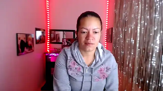 Cristal w online show from March 2025 12:17:01 PM