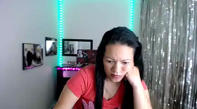 Cristal w online show from March 2025 03:23:02 PM