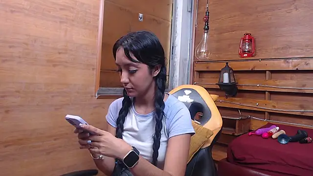 Snapshot of emma_candy20 chatting on November 2025 11:21:01 AM emma candy20 online show from November 2025 11:21:01 AM