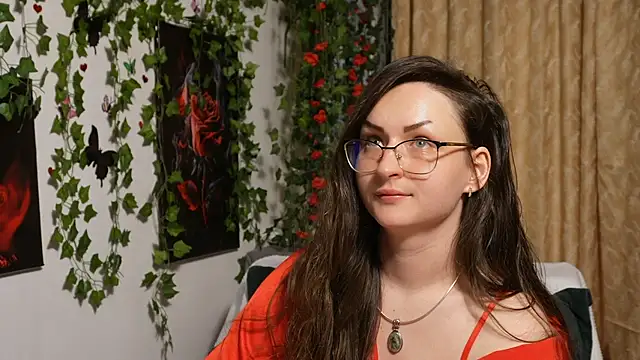 NaughtYHomemadE online show from September 2025 11:58:01 AM