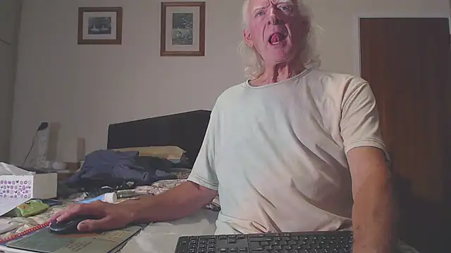 WaverlyKernow online show from September 2025 02:16:01 PM