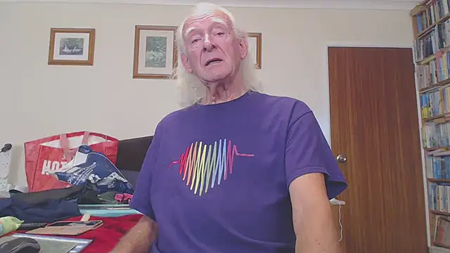 WaverlyKernow online show from September 2025 01:49:01 PM