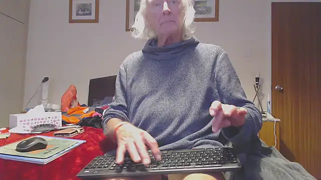 WaverlyKernow online show from October 2025 12:17:01 PM