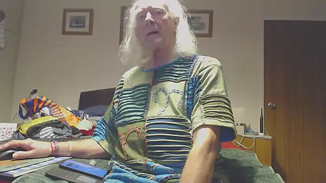 Snapshot of WaverlyKernow chatting on February 2026 04:35:01 PM WaverlyKernow online show from February 2026 04:35:01 PM