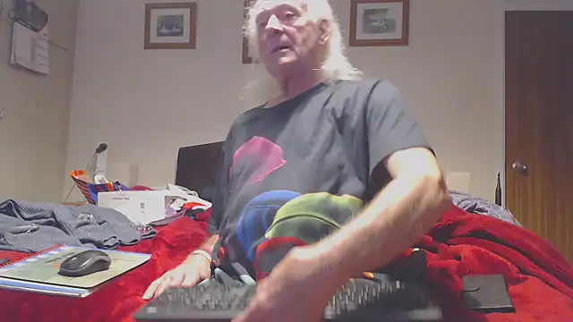 Snapshot of WaverlyKernow chatting on February 2026 08:21:02 AM WaverlyKernow online show from February 2026 08:21:02 AM