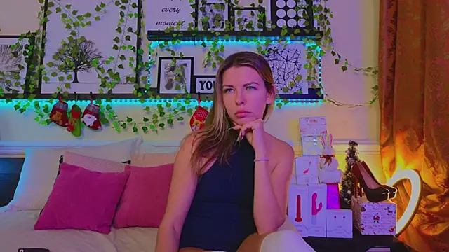 Snapshot of Real_Tini chatting on December 2024 12:33:02 PM Real Tini online show from December 2024 12:33:02 PM