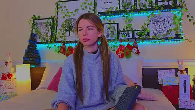 Snapshot of Real_Tini chatting on December 2024 04:46:02 PM Real Tini online show from December 2024 04:46:02 PM