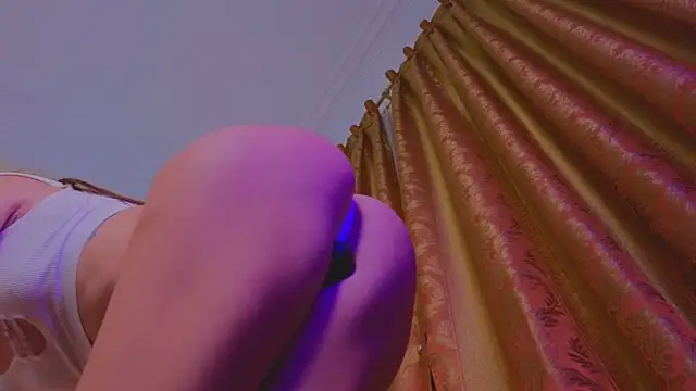 Snapshot of Real_Tini chatting on December 2024 06:19:02 PM Real Tini online show from December 2024 06:19:02 PM