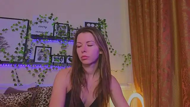 Snapshot of Real_Tini chatting on January 2025 01:02:02 PM Real Tini online show from January 2025 01:02:02 PM