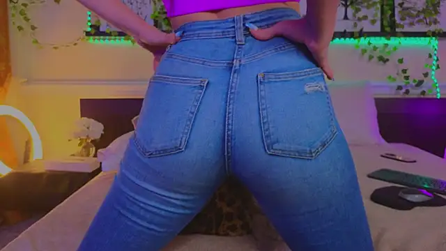 Snapshot of Real_Tini chatting on January 2025 04:07:01 PM Real Tini online show from January 2025 04:07:01 PM