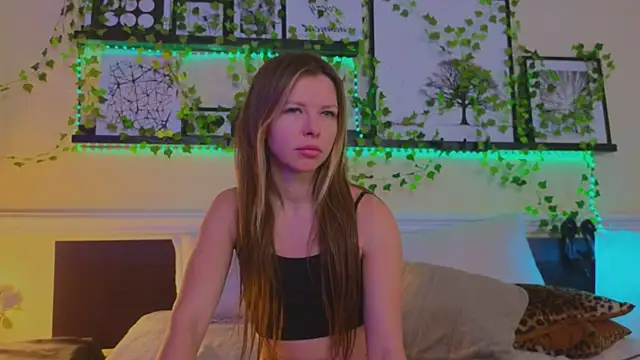 Snapshot of Real_Tini chatting on January 2025 06:09:02 AM Real Tini online show from January 2025 06:09:02 AM