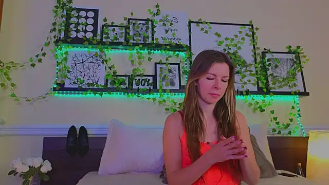 Snapshot of Real_Tini chatting on February 2025 01:11:02 PM Real Tini online show from February 2025 01:11:02 PM