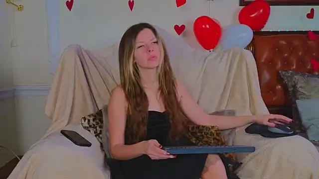 Snapshot of Real_Tini chatting on February 2025 06:20:02 AM Real Tini online show from February 2025 06:20:02 AM