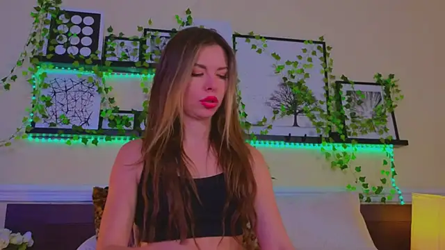 Snapshot of Real_Tini chatting on February 2025 12:16:02 PM Real Tini online show from February 2025 12:16:02 PM