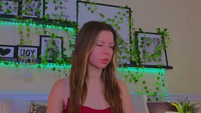 Snapshot of Real_Tini chatting on March 2025 06:12:02 AM Real Tini online show from March 2025 06:12:02 AM