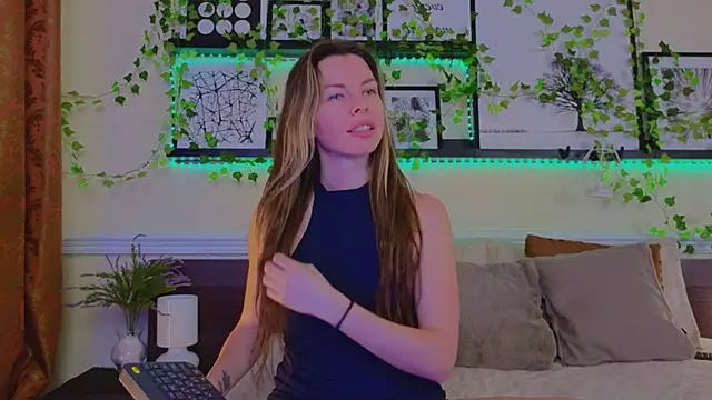 Snapshot of Real_Tini chatting on March 2025 01:45:01 PM Real Tini online show from March 2025 01:45:01 PM