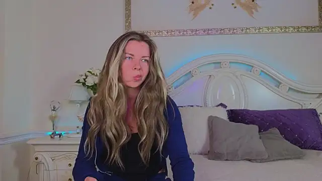 Snapshot of Real_Tini chatting on September 2025 11:54:01 AM Real Tini online show from September 2025 11:54:01 AM