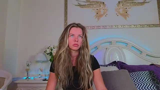 Snapshot of Real_Tini chatting on September 2025 11:43:01 AM Real Tini online show from September 2025 11:43:01 AM