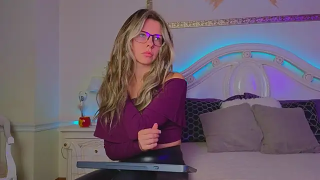 Snapshot of Real_Tini chatting on October 2025 05:58:02 AM Real Tini online show from October 2025 05:58:02 AM