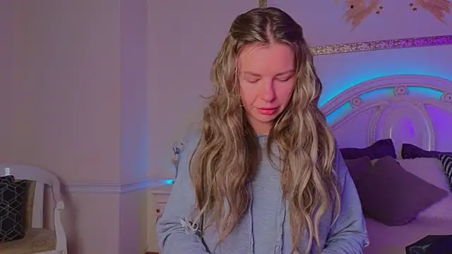 Snapshot of Real_Tini chatting on October 2025 11:42:01 AM Real Tini online show from October 2025 11:42:01 AM