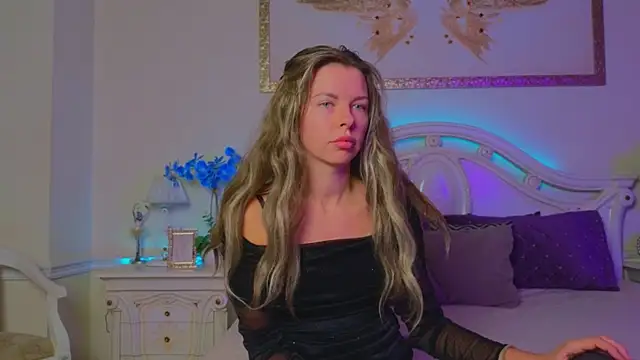 Snapshot of Real_Tini chatting on October 2025 11:46:02 AM Real Tini online show from October 2025 11:46:02 AM