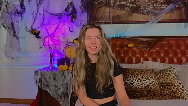 Snapshot of Real_Tini chatting on November 2025 06:04:02 AM Real Tini online show from November 2025 06:04:02 AM