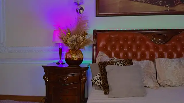 Snapshot of Real_Tini chatting on November 2025 06:13:01 AM Real Tini online show from November 2025 06:13:01 AM