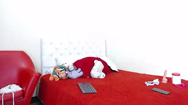 Snapshot of luna_hoott chatting on February 2025 08:07:02 PM luna hoott online show from February 2025 08:07:02 PM