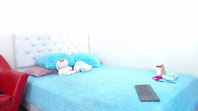 Snapshot of luna_hoott chatting on March 2025 05:28:01 PM luna hoott online show from March 2025 05:28:01 PM