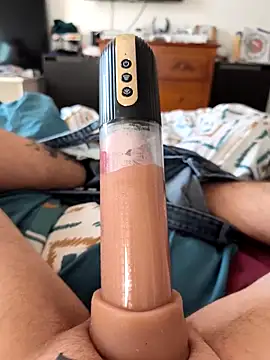 Snapshot of Manuel84100@xh chatting on February 2025 02:26:01 PM Manuel84100xh online show from February 2025 02:26:01 PM