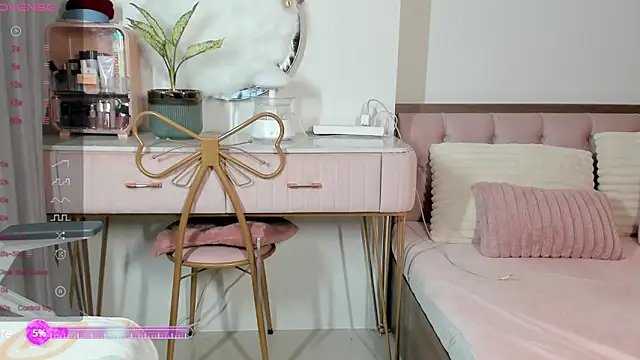 Snapshot of _Joliie_ chatting on January 2025 01:45:02 PM Joliie online show from January 2025 01:45:02 PM