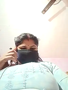 Snapshot of Hotmohni chatting on February 2025 09:45:01 AM Hotmohni online show from February 2025 09:45:01 AM