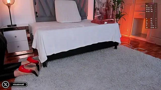 missatenea online show from March 2025 01:45:01 PM