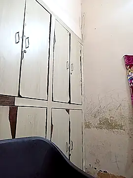 reemacouple007 online show from October 2025 08:14:01 AM