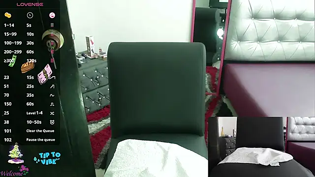 ViickySexy online show from December 2024 07:44:01 PM