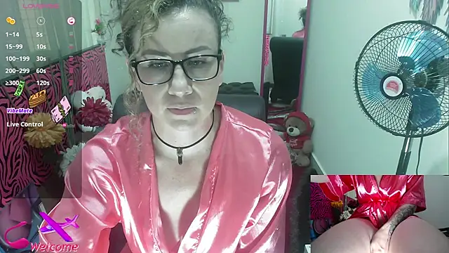 ViickySexy online show from September 2025 07:28:01 PM