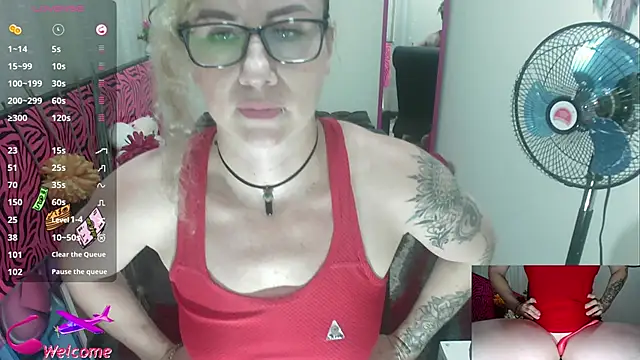 ViickySexy online show from September 2025 07:50:02 PM