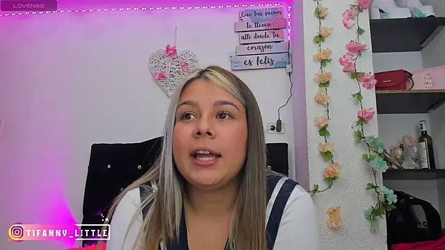little tifanny82 online show from December 2024 10:22:01 PM