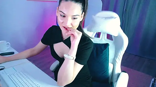 AmbraEnms online show from March 2025 10:37:02 PM