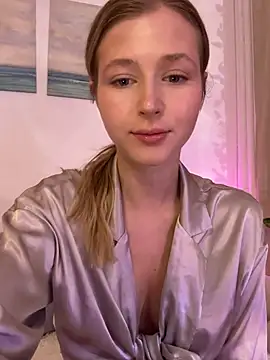 LunaRase online show from February 2025 04:29:01 AM