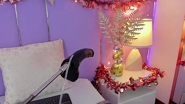 SophyRuiz  online show from December 2025 12:00:02 PM