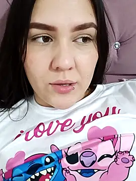 Snapshot of Ariakris chatting on November 2025 08:51:01 PM Ariakris online show from November 2025 08:51:01 PM