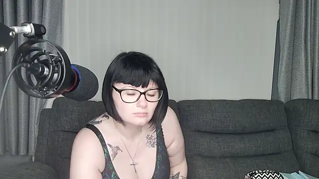 Snapshot of SquirtingIrishShannon chatting on January 2025 09:53:02 PM SquirtingIrishShannon online show from January 2025 09:53:02 PM