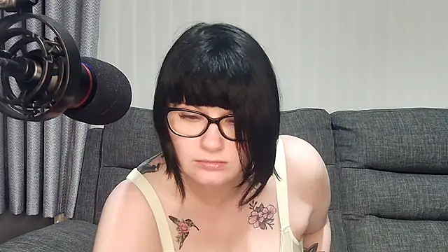 Snapshot of SquirtingIrishShannon chatting on February 2025 07:31:02 PM SquirtingIrishShannon online show from February 2025 07:31:02 PM