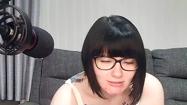 Snapshot of SquirtingIrishShannon chatting on February 2025 06:13:01 PM SquirtingIrishShannon online show from February 2025 06:13:01 PM