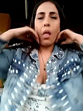 Snapshot of Lena-32 chatting on February 2026 11:00:01 PM Lena-32 online show from February 2026 11:00:01 PM